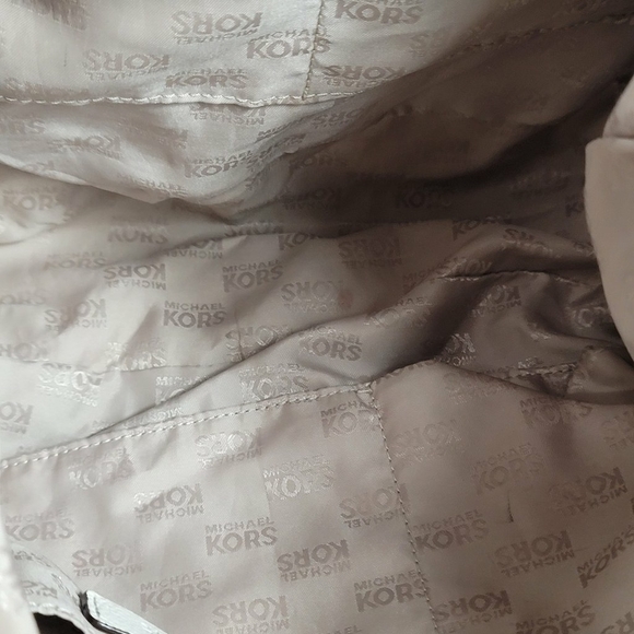 MICHAEL KORS Belted Bedford Ivory Gold Domed Two Way Convertible Carryall Bag - Picture 12 of 12